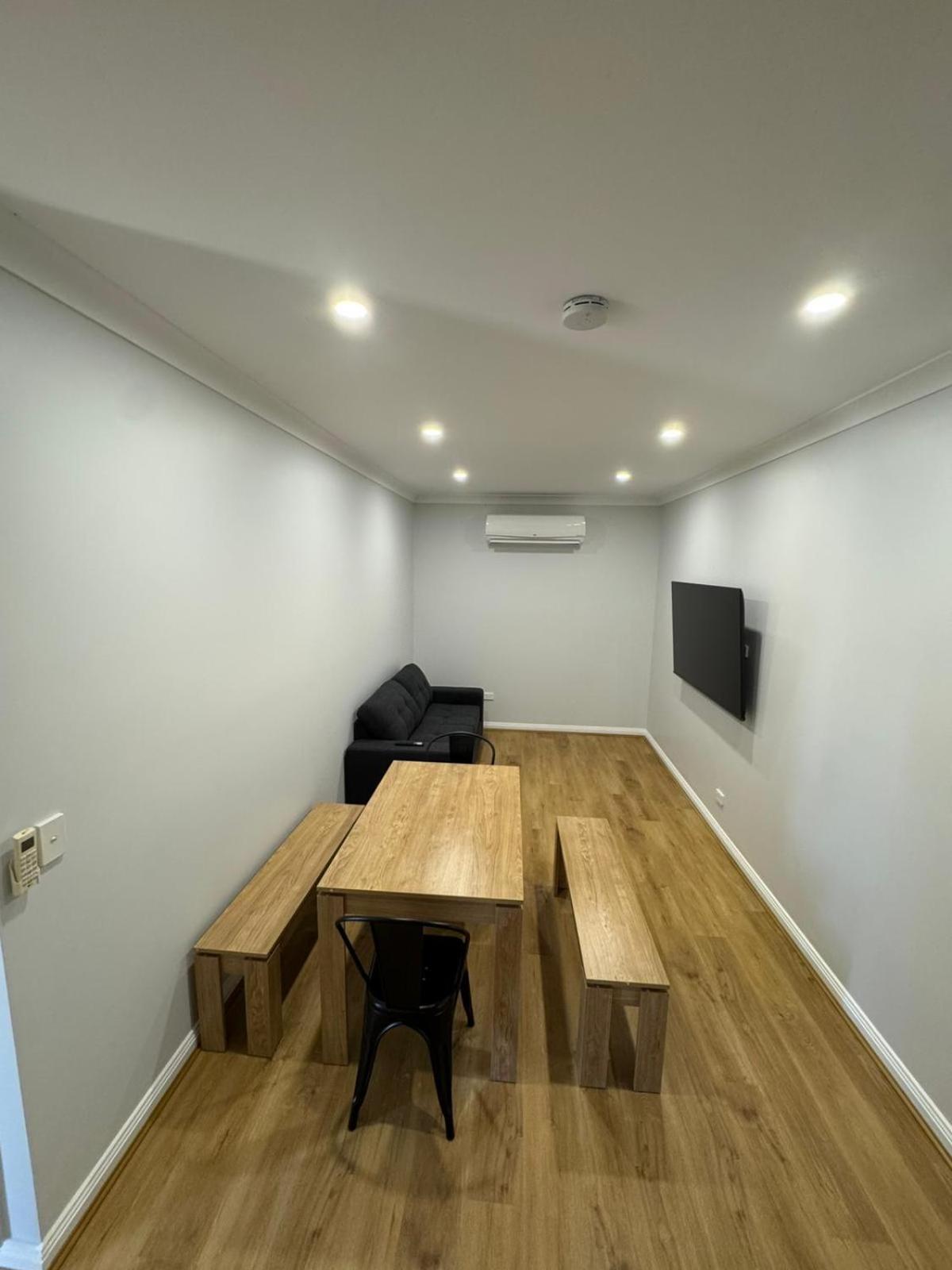 The Aston Motel Tamworth Esterno foto