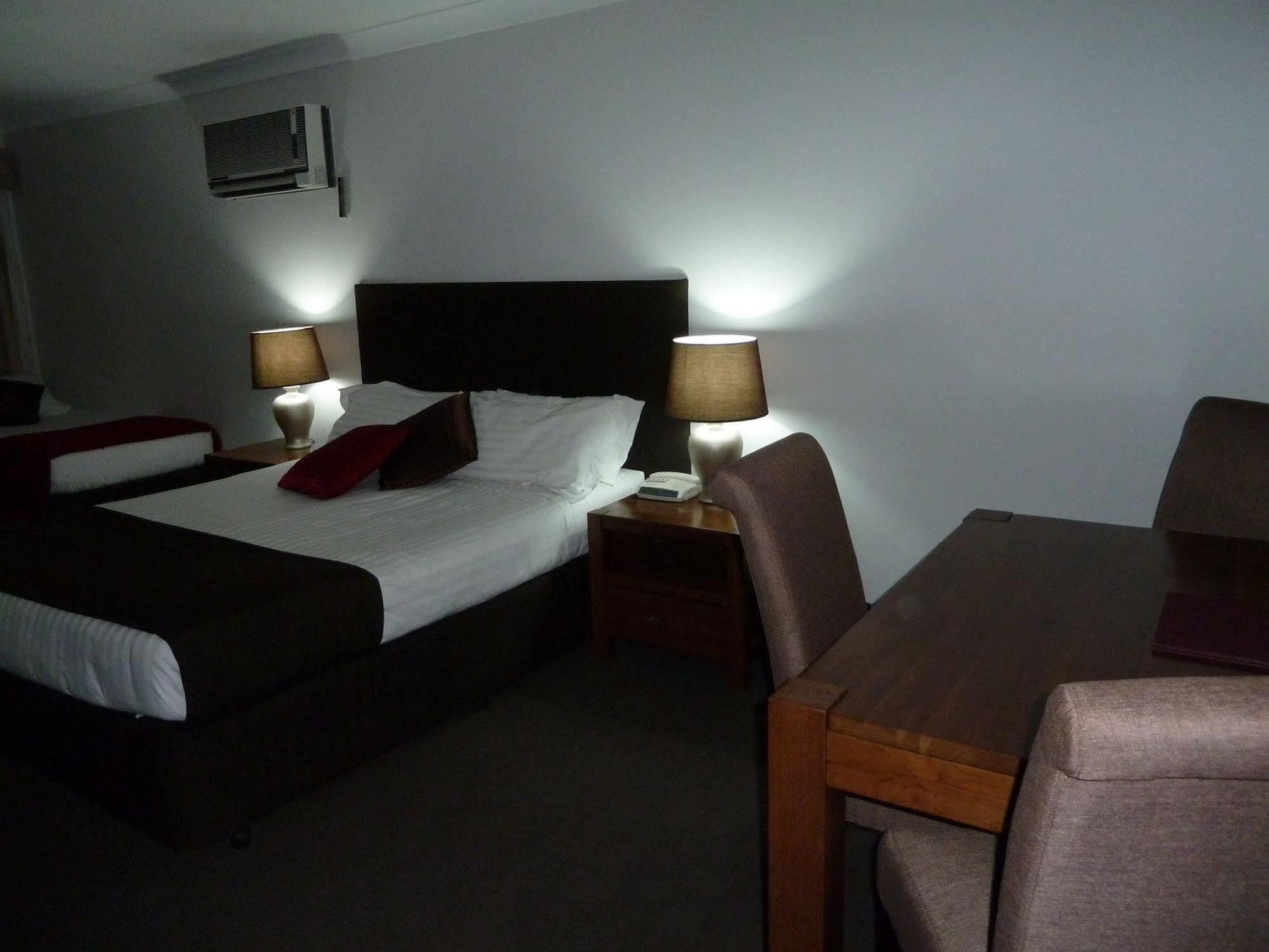 The Aston Motel Tamworth Esterno foto